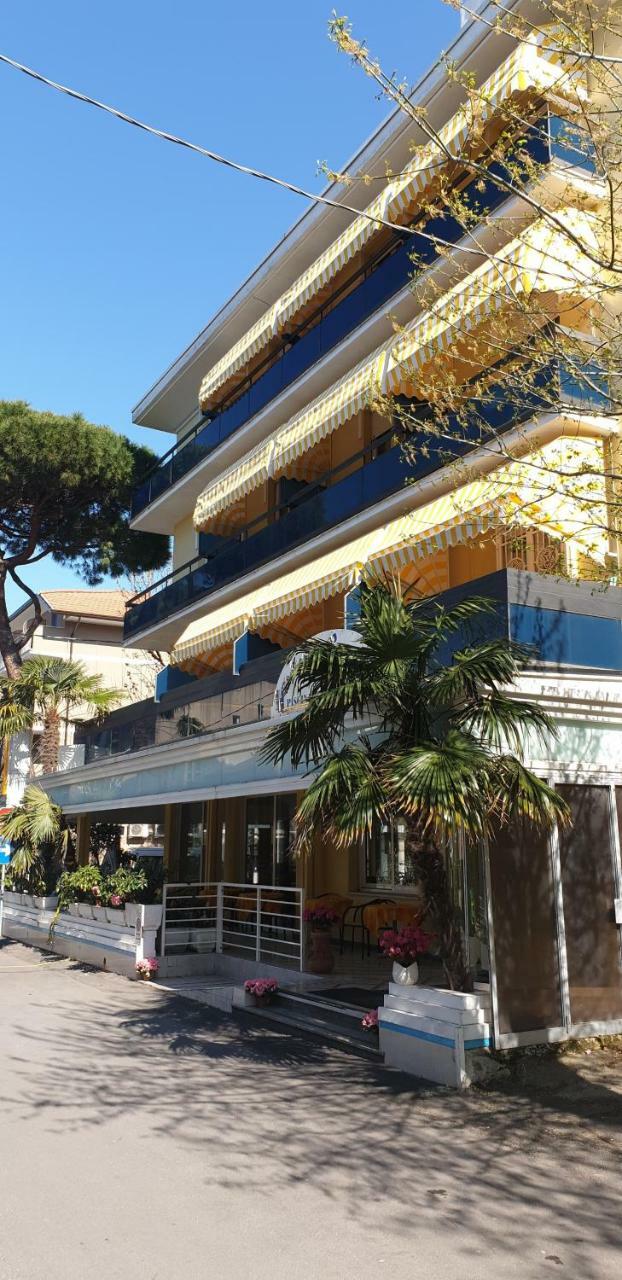 Hotel Ginevra Riccione Buitenkant foto