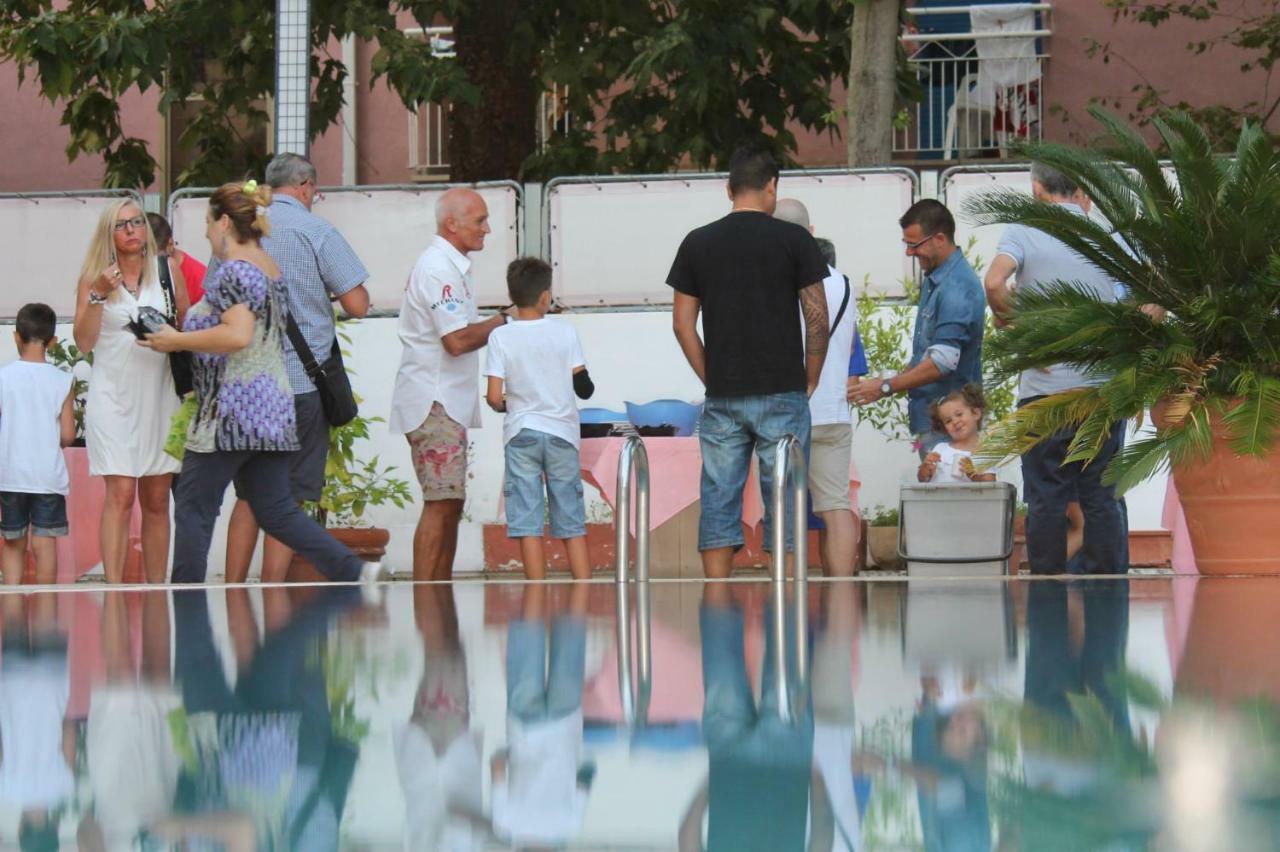 Hotel Ginevra Riccione Buitenkant foto